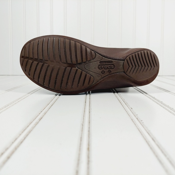 Crocs Juneau Women’s Slip On Rubber Loafer Flats Brown Closed Toe Shoes F541 - Picture 10 of 11